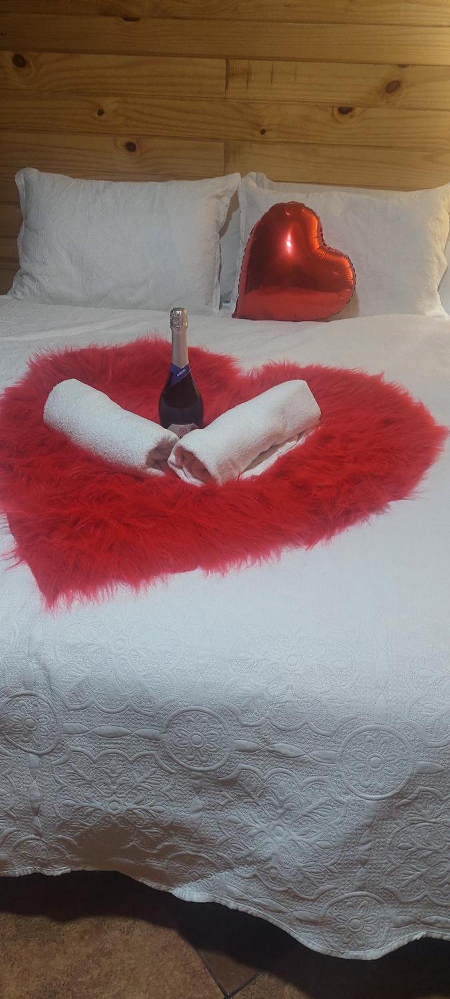 Chale Com Hidromassagem Da Vick Hotel Campos do Jordão Eksteriør billede