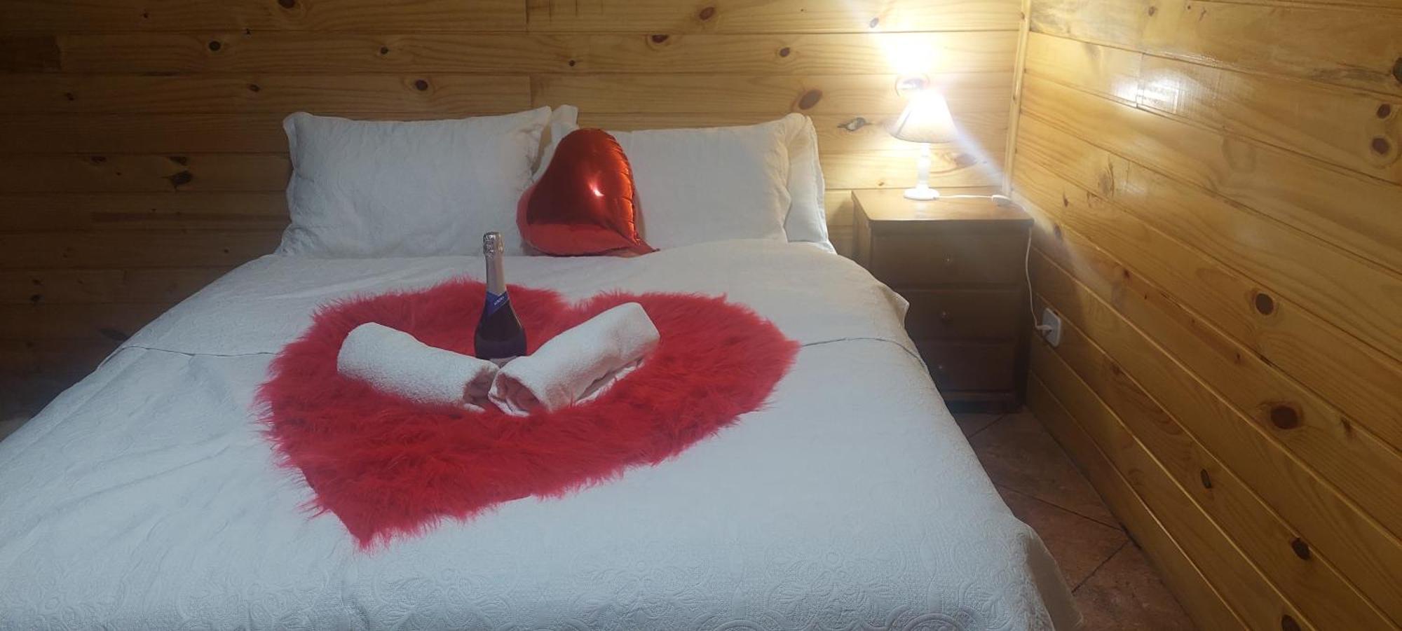 Chale Com Hidromassagem Da Vick Hotel Campos do Jordão Eksteriør billede