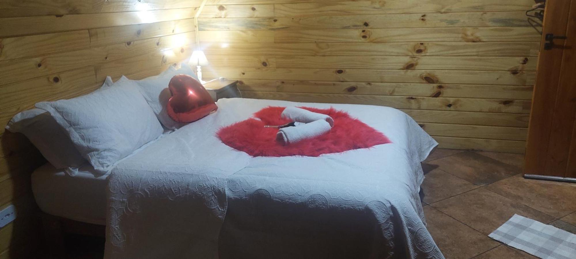 Chale Com Hidromassagem Da Vick Hotel Campos do Jordão Eksteriør billede