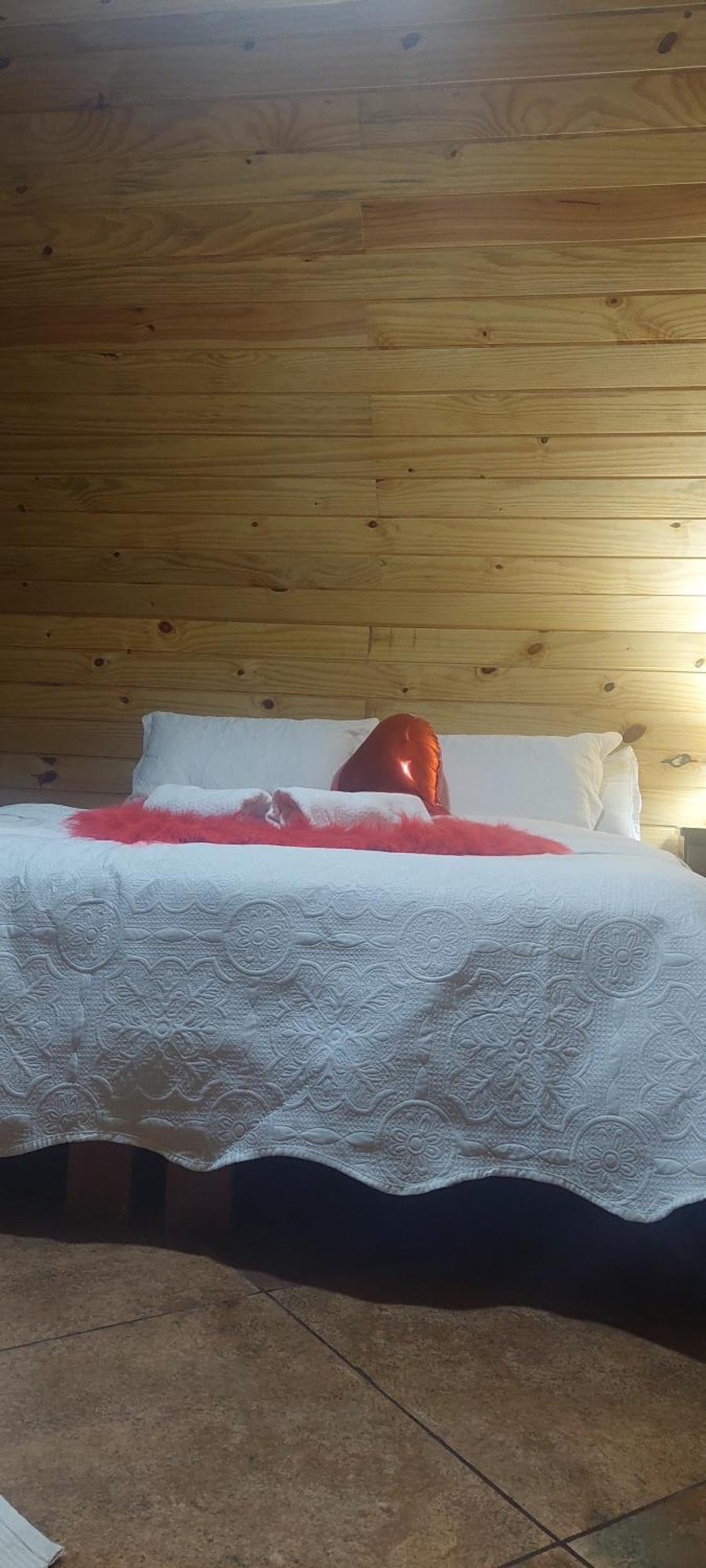 Chale Com Hidromassagem Da Vick Hotel Campos do Jordão Eksteriør billede