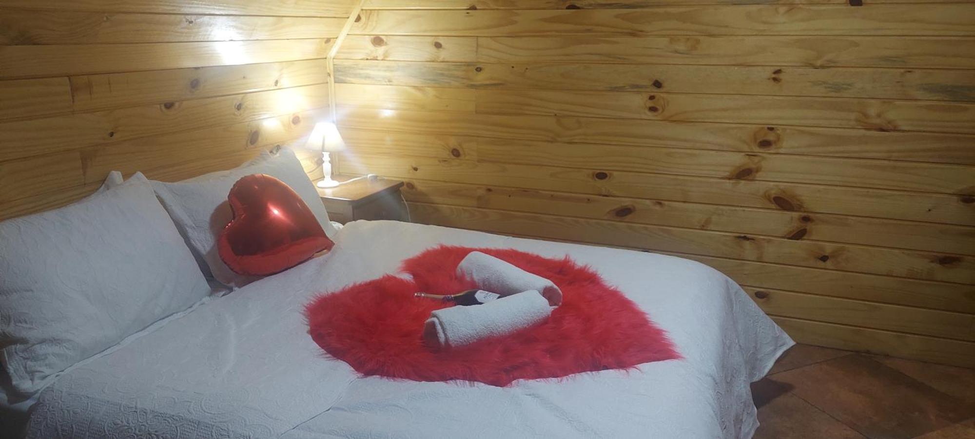 Chale Com Hidromassagem Da Vick Hotel Campos do Jordão Eksteriør billede