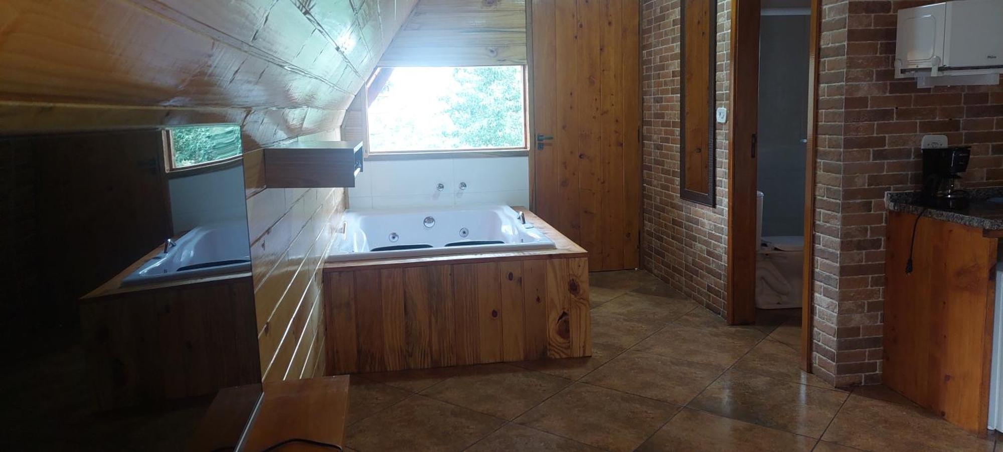 Chale Com Hidromassagem Da Vick Hotel Campos do Jordão Eksteriør billede