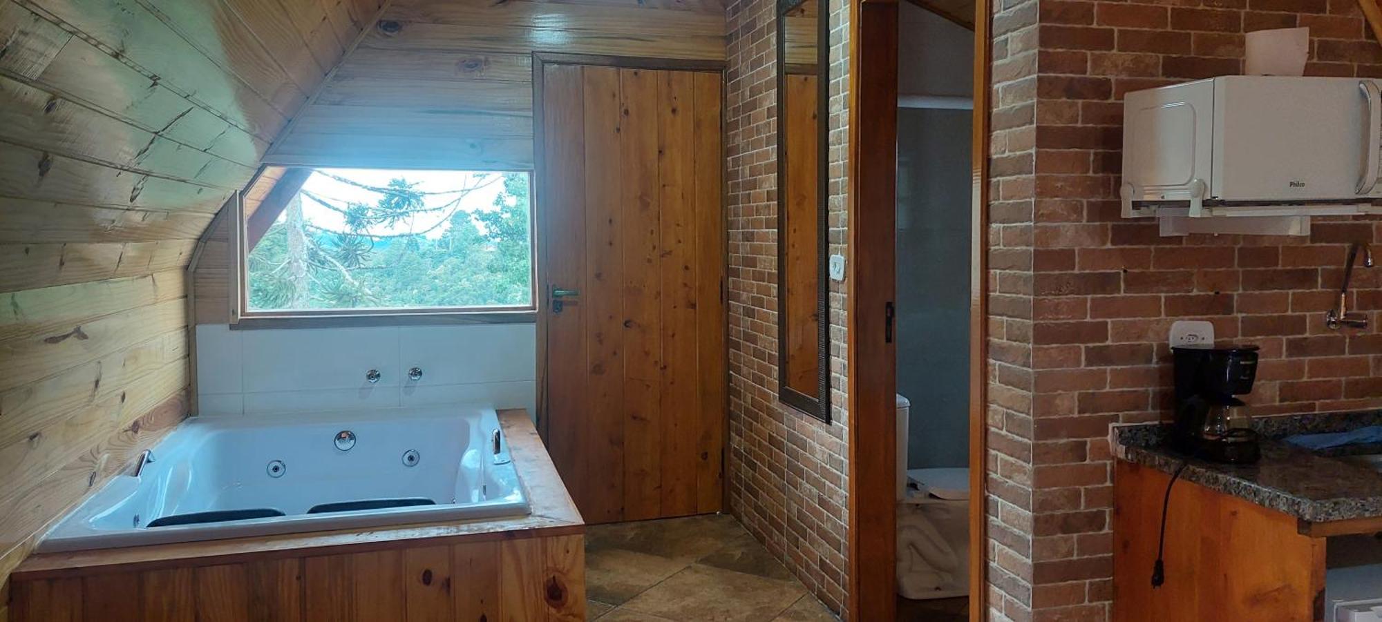 Chale Com Hidromassagem Da Vick Hotel Campos do Jordão Eksteriør billede