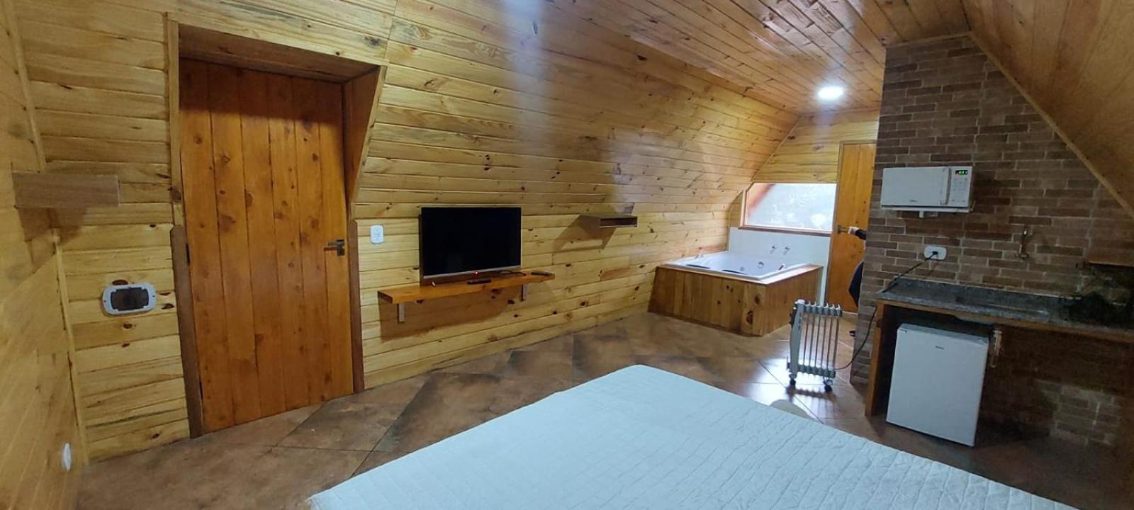 Chale Com Hidromassagem Da Vick Hotel Campos do Jordão Eksteriør billede