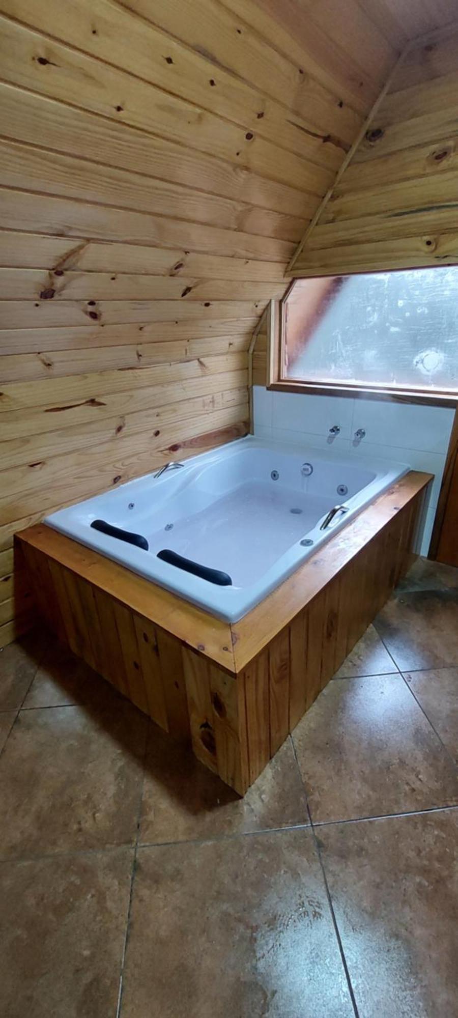 Chale Com Hidromassagem Da Vick Hotel Campos do Jordão Eksteriør billede