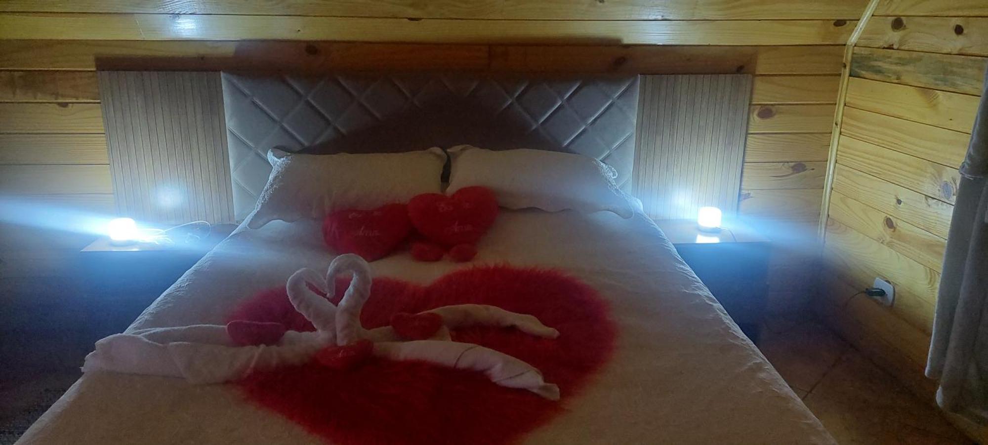 Chale Com Hidromassagem Da Vick Hotel Campos do Jordão Eksteriør billede